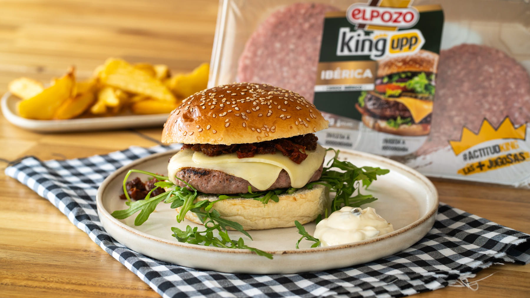 ELPOZO - Hamburguesa gourmet con provolone y salsa tártara: receta paso a paso