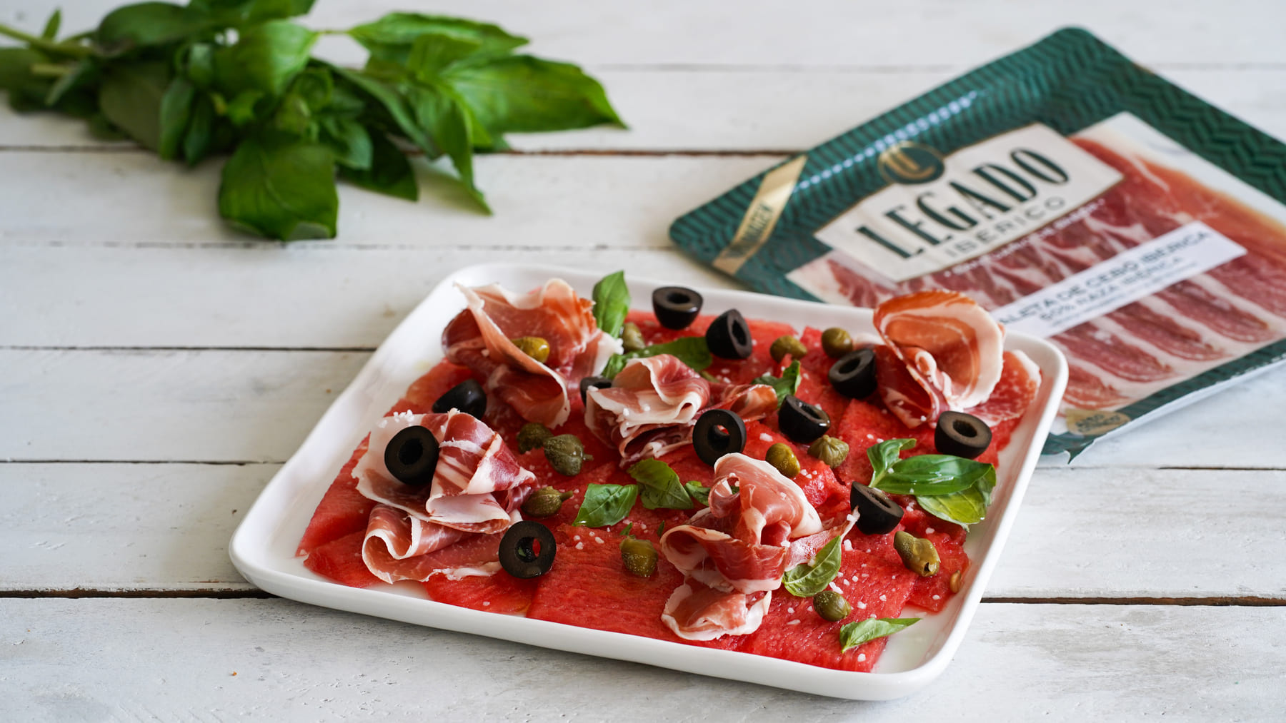 Carpaccio de Sandía con Paleta Legado Ibérico y Albahaca Fresca - ElPozo Cocina