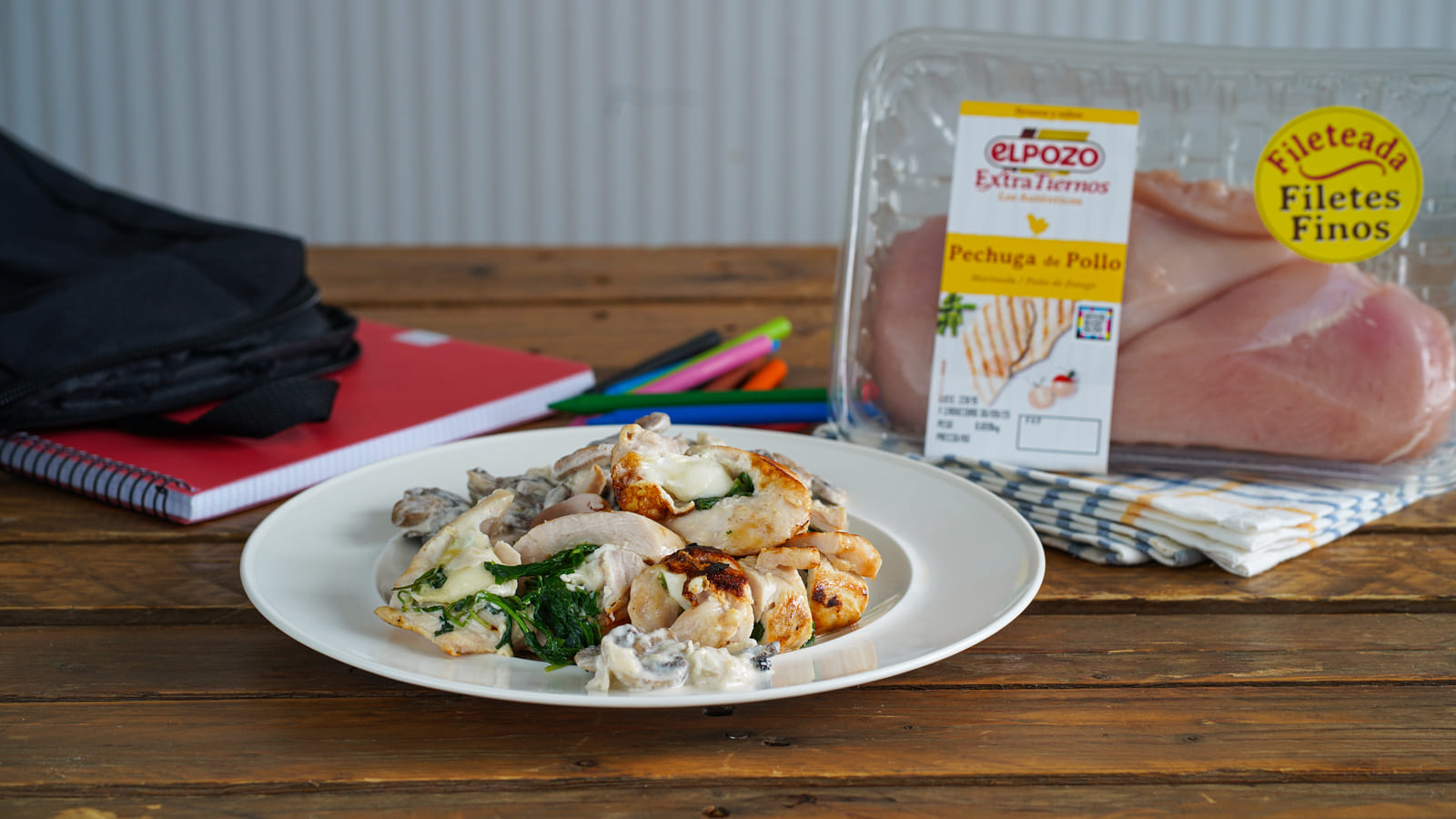 Rollitos de pechuga de pollo rellenos de espinacas y queso con salsa de champiñones - ElPozo Cocina