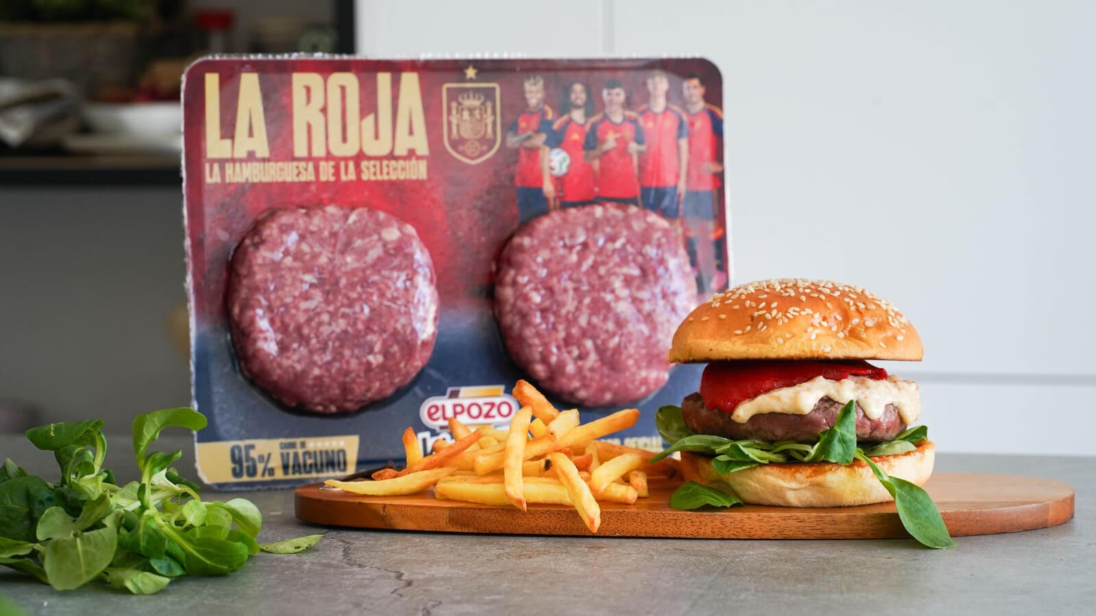 Burguer de vacuno La Roja en pan al pimentón con crema de queso de oveja - ElPozo Cocina